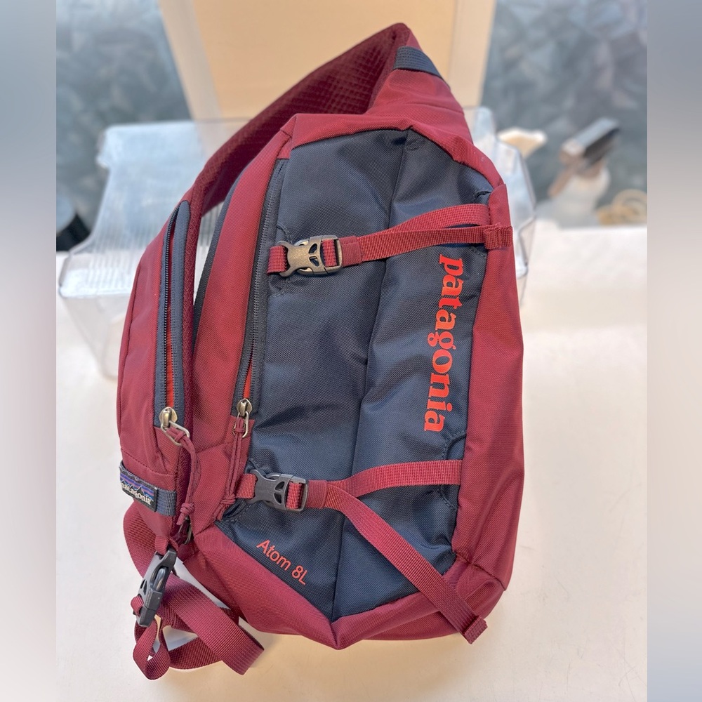 Patagonia Atom Sling Bag 8L. Roamed Red